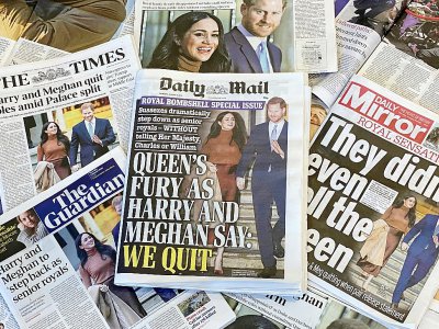 La Une des journaux britanniques consacrée à la décision du Prince Harry et de sa femme Meghan de se mettre en retrait, le 9 janvier 2020 - DANIEL LEAL-OLIVAS [AFP]