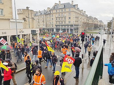 Jeudi 9 janvier, 8000 personnes avaient défilé à Caen selon la police, 18 000 selon les syndicats. - Léa Quinio