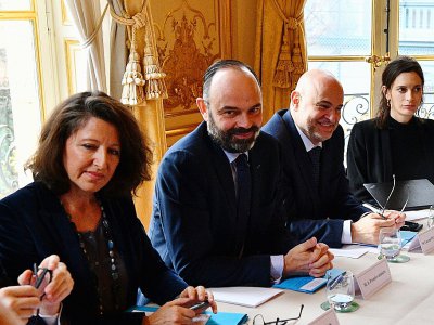 Agnès Buzyn, Edouard Philippe et Laurent Pietraszewski lors de rencontres bilatérales avec syndicats et patronat, le 10 janvier 2020 à Paris - Christophe ARCHAMBAULT [POOL/AFP]