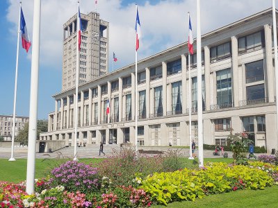 Cérémonie perturbée par les opposants à la réforme des retraites, à l'hôtel de ville du Havre (Seine-Maritime), selon le maire, qui a décidé de porter plainte. - Noémie Lair