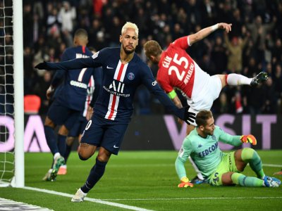 La star du PSG Neymar ouvre la marque contre Monaco, le 12 janvier 2020 au Parc des Princes - Anne-Christine POUJOULAT [AFP]