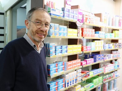 Les médicaments à base de paracétamol et d'AINS seront désormais derrière le comptoir du pharmacien. - Pierre Durand-Gratian