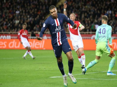 La joie mesurée de Kylian Mbappé double buteur contre son club formateur, Monaco, dans le succès du PSG à Louis II, le 15 janvier 2020 - VALERY HACHE [AFP]