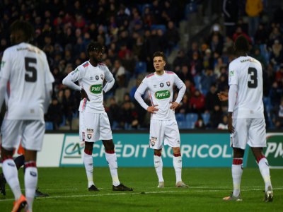 Les joueurs du Stade Malherbe de Caen abattus lors de leur débâcle à Montpellier (5-0), le 19 janvier 2020 à La Mosson - Sylvain THOMAS [AFP]