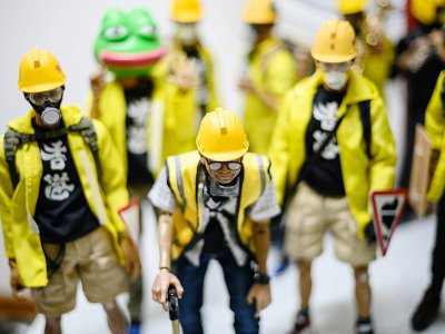 Des figurines de manifestants, le 14 janvier 2020 à Hong Kong - Philip FONG [AFP/Archives]