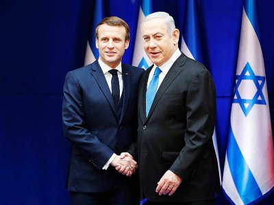 Emmanuel Macron (g) et Benjamin Netanyahu à Jerusalem, le 22 janvier 2020 - RONEN ZVULUN [POOL/AFP]