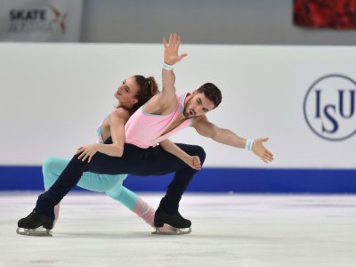 Les Français Gabriella Papadakis et Guillaume Cizeron lors de la danse rythmique de l'Euro de patinage artistique, à Graz en Autriche, le 23 janvier 2020 - Daniel MIHAILESCU [AFP]