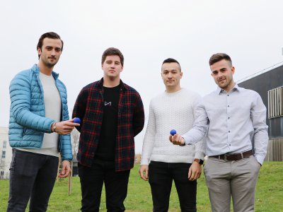 Louis, Adrien, Loann et Pierre, étudiants à l'école UniLaSalle de Rouen, développent une balle de golf fabriquée à base de matériaux biodégradables et biosourcés. - Aurélien Delavaud
