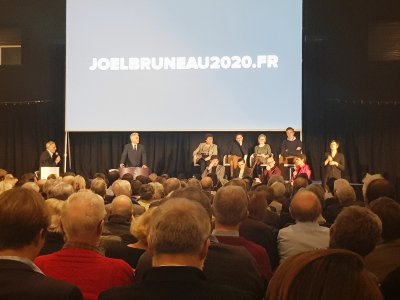 Des centaines de personnes ont assisté au lancement de campagne officiel de Joël Bruneau. - Charlotte Hautin