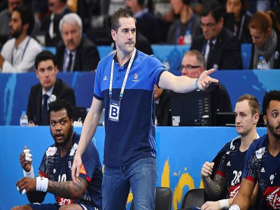 Guillaume Gille, alors entraîneur adjoint des Bleus,  lors de la demi-finale du Mondial face à la Slovénie, à Paris, le 26 janvier 2017 - FRANCK FIFE [AFP/Archives]