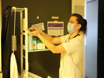 Comme pour le virus H1N1, les soignants du CHU de Caen prennent des précautions pour prendre en charge d'éventuels patients atteints du coronavirus. - Léa Quinio