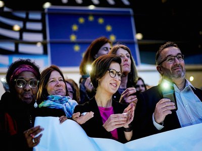 Des députés européens écologistes participent à une action symbolique marquant le départ de leurs collègues britanniques pour cause de Brexit, le 28 janvier à Bruxelles - Kenzo TRIBOUILLARD [AFP]