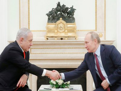 Le président russe Vladimir Poutine rencontre le Premier ministre israélien Benjamin Netanyahu au Kremlin, à Moscou le 30 janvier 2020 - MAXIM SHEMETOV [POOL/AFP]