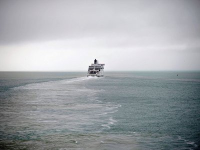 Le ferry britannique "Pride of Britain" quitte le port français de Calais, le 30 janvier 2020 - BEN STANSALL [AFP]