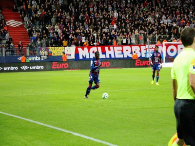 Caleb Zady Sery a inscrit le seul but de la rencontre à la 72e minute à Chambly. Un but qui fait du bien au SM Caen.  - Sylvain Letouzé