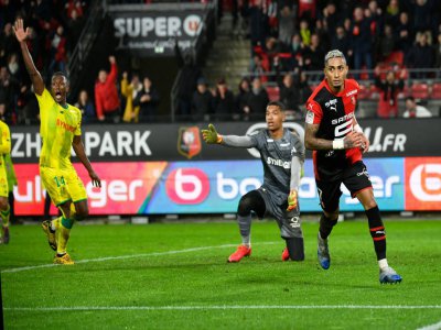 Raphinha marque le but de la victoire contre Nantes dans le temps additionnel, le 31 janvier 2020 à Rennes - DAMIEN MEYER [AFP]