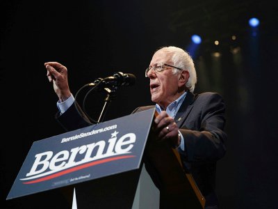 Le candidat à la primaire démocrate Bernie Sanders lors d'un meeting de campagne, le 1er février 2020 à Cedar Rapids, dans l'Iowa - Tom Brenner [Getty/AFP]