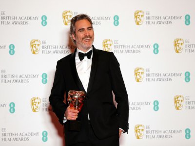 L'acteur Joaquin Phoenix récompensé à Londres, le 2 février 2020. - Adrian DENNIS [AFP]
