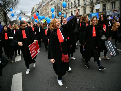 Des avocats manifestent à Paris le 3 février 2020 contre la réforme des retraites - Christophe ARCHAMBAULT [AFP]