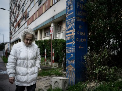 Sylvie Douburra, 75 ans, résidente du quartier du Chêne Pointu, à Clichy-sous-Bois, le 4 février 2020 - Philippe LOPEZ [AFP]