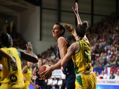 La Française Helena Ciak contre le Brésil dans le Tournoi de qualification olympique de Bourges, le 8 février 2020 - GUILLAUME SOUVANT [AFP]