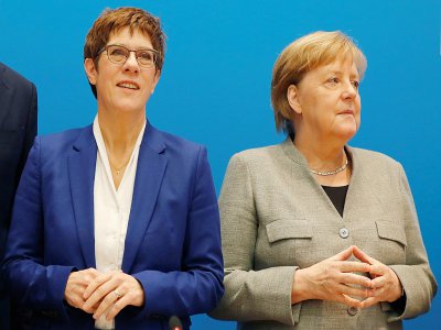 Annegret Kramp-Karrenbauer et Angela Merkel posent le 10 février 2020 à Berlin lors d'une réunion des instances dirigeants de la CDU - Odd ANDERSEN [AFP]