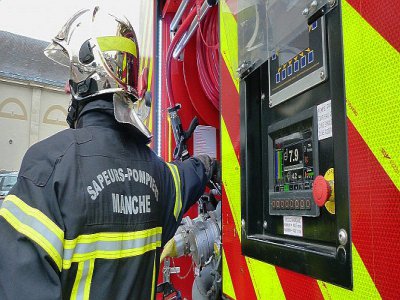 Au total, sept sapeurs-pompiers de Valognes ont été mobilisés sur place avec un fourgon incendie et une échelle. - Illustration-SDIS 50