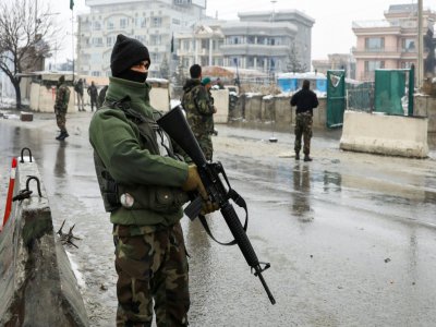 Des forces de sécurité afghanes après un attentat suicide à l'entrée d'une académie militaire à Kaboul, le 11 février 2020 - - [AFP]