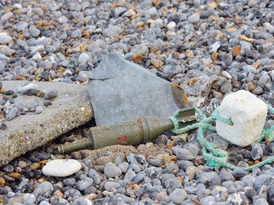 Un obus sur la plage de Dieppe - Pascal Diologent