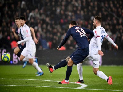 L'attaquant argentin du Paris-SG, Icardi (c), lors du match de Ligue 1 face à Lyon, au Parc des Princes, le 9 février 2020 - FRANCK FIFE [AFP/Archives]