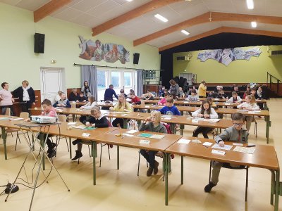 Le mercredi 12 février, 25 enfants des écoles primaires Louis-Philippe-Lange de Saint-Léonard et Rabelais de Fécamp ont participé à la finale locale du Scrabble scolaire. - Joris Marin