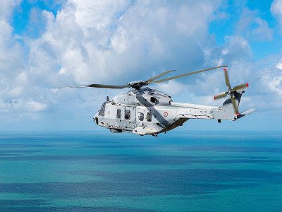 L'hélicoptère Caïman de la Marine nationale a été dépêché pour évacuer le marin-pêcheur au CHU de Caen, le mercredi 12 février. - Premar
