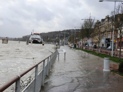 La Seine a débordé à Duclair et Bardouville, dans la nuit du jeudi 13 au vendredi 14 février : quatre maisons ont été évacuées. - Clément Lesage