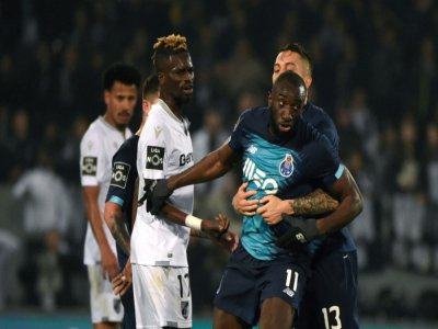 L'attaquant franco-malien du FC Porto Moussa Marega en colère après avoir été la cible de cris racistes lors du match de championnat portugais contre le Vitoria Guimaraes le 16 février 2020 à Guimaraes (Portugal). - MIGUEL RIOPA [AFP]