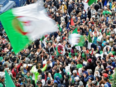 Des Algériens manifestent contre le gouvernement dans la capitale Alger, le 20 décembre 2019 - RYAD KRAMDI [AFP/Archives]