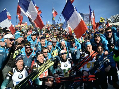 L'équipe de France après le succès en relais masculin aux Mondiaux de biathlon, le 22 février 2020 à Anterselva, en Italie - Marco BERTORELLO [AFP]