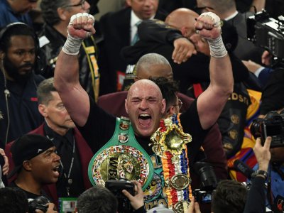Le boxeur britannique Tyson Fury remporte le combat contre son rival américain Deontay Wilder en 7 rounds, le 22 février 2020 à Las Vegas - Mark RALSTON [AFP]
