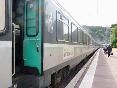 Le commissariat de Cherbourg-en-Cotentin a alerté ce mardi 25 février sur la présence d'un sac suspect ou colis piégé à la gare SNCF.  - Célia Caradec