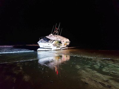 Le navire s'est échoué sur la plage d'Hattainville, le mardi 25 février en soirée. - Prémar