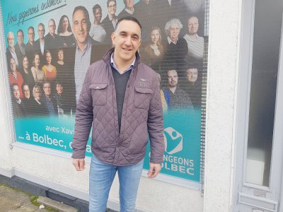 À la tête d'une entreprise d'informatique et d'un restaurant sur Bolbec, Xavier Darrouzet, 49 ans, va tenter de devenir le prochain maire de cette ville. - Joris Marin