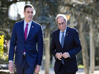 Le chef du gouvernement espagnol Pedro Sanchez et le président régional de Catalogne Quim Torra, le 26 février 2020 à Madrid - GABRIEL BOUYS [AFP]