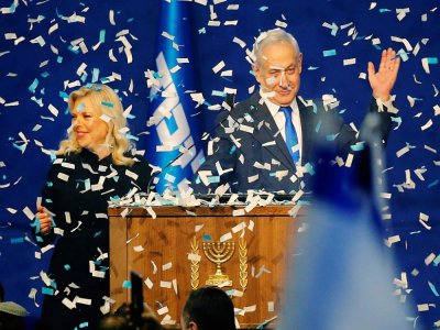 Le Premier ministre israélien Benjamin Netanyahu et sa femme Sara Netanyahu, à Tel Aviv, le 3 mars 2020 - GIL COHEN-MAGEN [AFP]