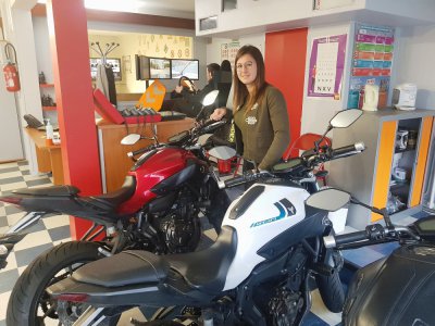 Raphaëlle Coursaux est enseignante de la conduite et de la sécurité routière auto et moto depuis une quinzaine d'années. Elle travaille à l'agence CER Apollo d'Harfleur.