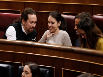 Pablo Iglesias, chef de file du mouvement de gauche radicale Podemos, et Irene Montero, alors députés, ici au Parlement espagnol à Madrid le 5 janvier 2020 - PIERRE-PHILIPPE MARCOU [AFP/Archives]
