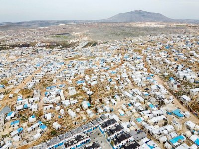 Vue aérienne du camp de déplacés syriens à Dayr Hassan, le 5 mars 2020 dans la proince d'Idleb - Aaref WATAD [AFP]