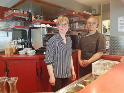 Nathalie et Chan Chea-Lepecq tiennent La Champa, spécialisée dans les plats Thaï et Khmers.