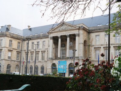 Yvon Robert avait remporté les dernières élections municipales de 2014 à Rouen.