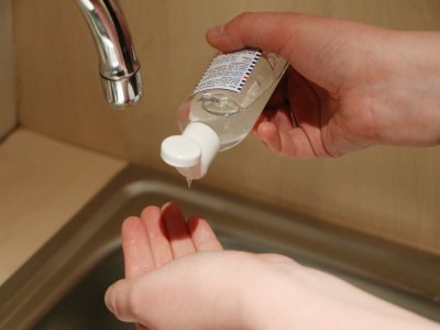 Pour prévenir l'augmentation du nombre de cas, il est recommandé de se laver régulièrement les mains.