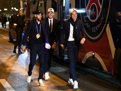 Kylian Mbappé, avec Neymar, Mauro Icardi et les Parisiens à leur arrivée pour le match contre Dortmund au Parc des Princes, le 11 mars 2020 - FRANCK FIFE [AFP]