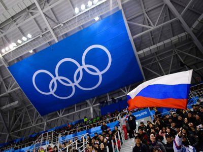 Un drapeau russe lors d'un match de hockey aux JO de Pyeongchang  en 2018 - Brendan Smialowski [AFP/Archives]